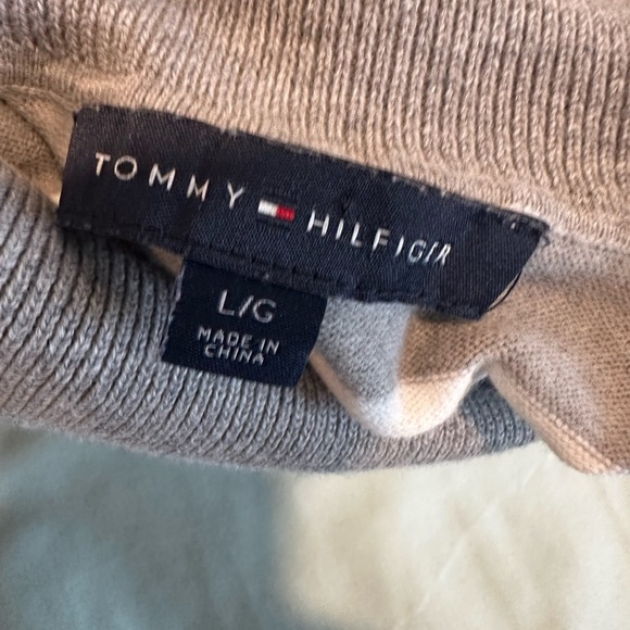 Tommy Hilfiger Women’s Large Grey & White Striped Turtleneck Long Sleeve Top. - Picture 6 of 11